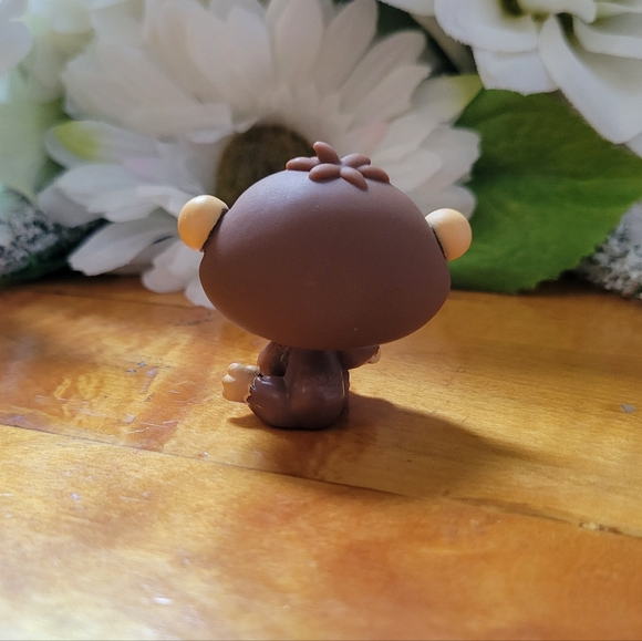 Littlest Pet Shop LPS #359 Chimpanzee Monkey Brown Cream Purple Eyes 2006 - Picture 4 of 12